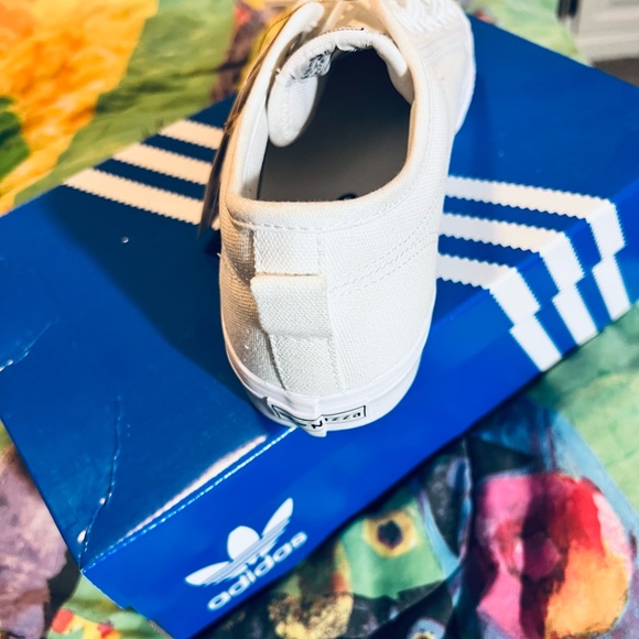 Brand New Adidas - Picture 3 of 11